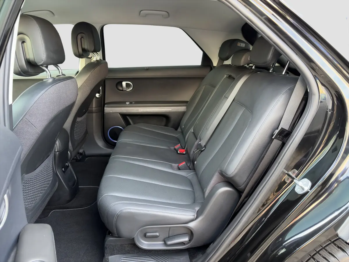 73kWh 218pk Lounge | Carplay | SOH 100% | Trekhaak | Stoelgeheugen | Elektrische achterklep | Dodehoekdetectie | Stoelventilatie | Warmtepomp | Adaptive cruise controle | 360 graden camera