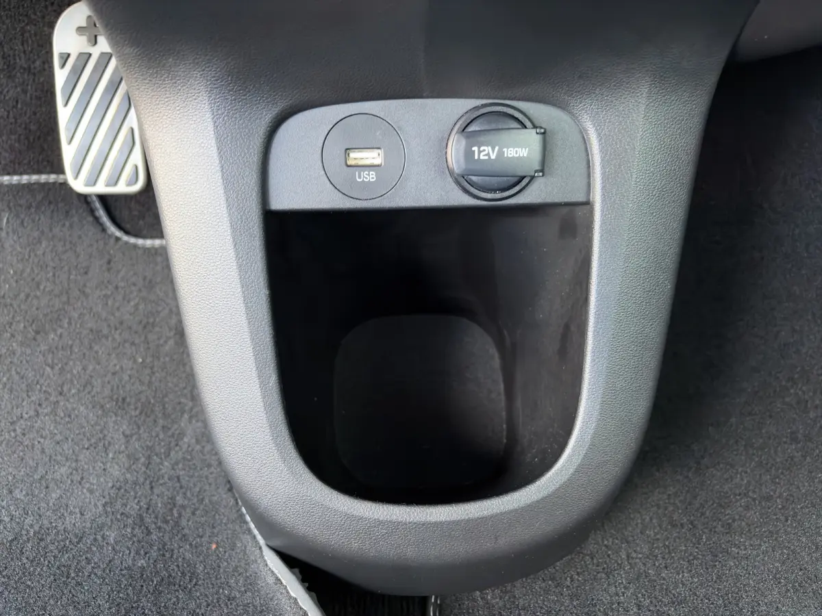 73kWh 218pk Lounge | Carplay | SOH 100% | Trekhaak | Stoelgeheugen | Elektrische achterklep | Dodehoekdetectie | Stoelventilatie | Warmtepomp | Adaptive cruise controle | 360 graden camera