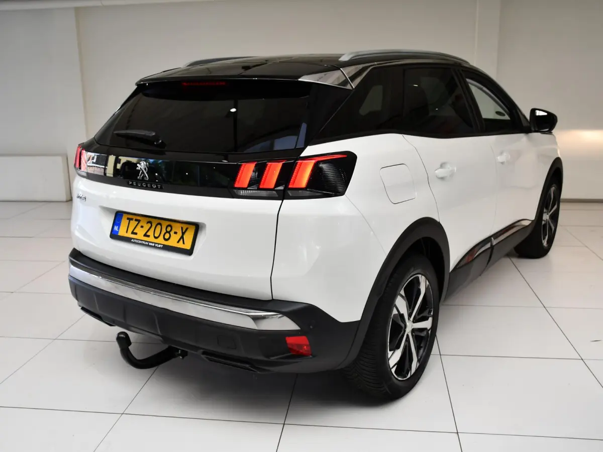 1.2 PureTech AGC Allure | Panoramadak | Trekhaak | Navigatie | Climate Control | Achteruitrijcamera |