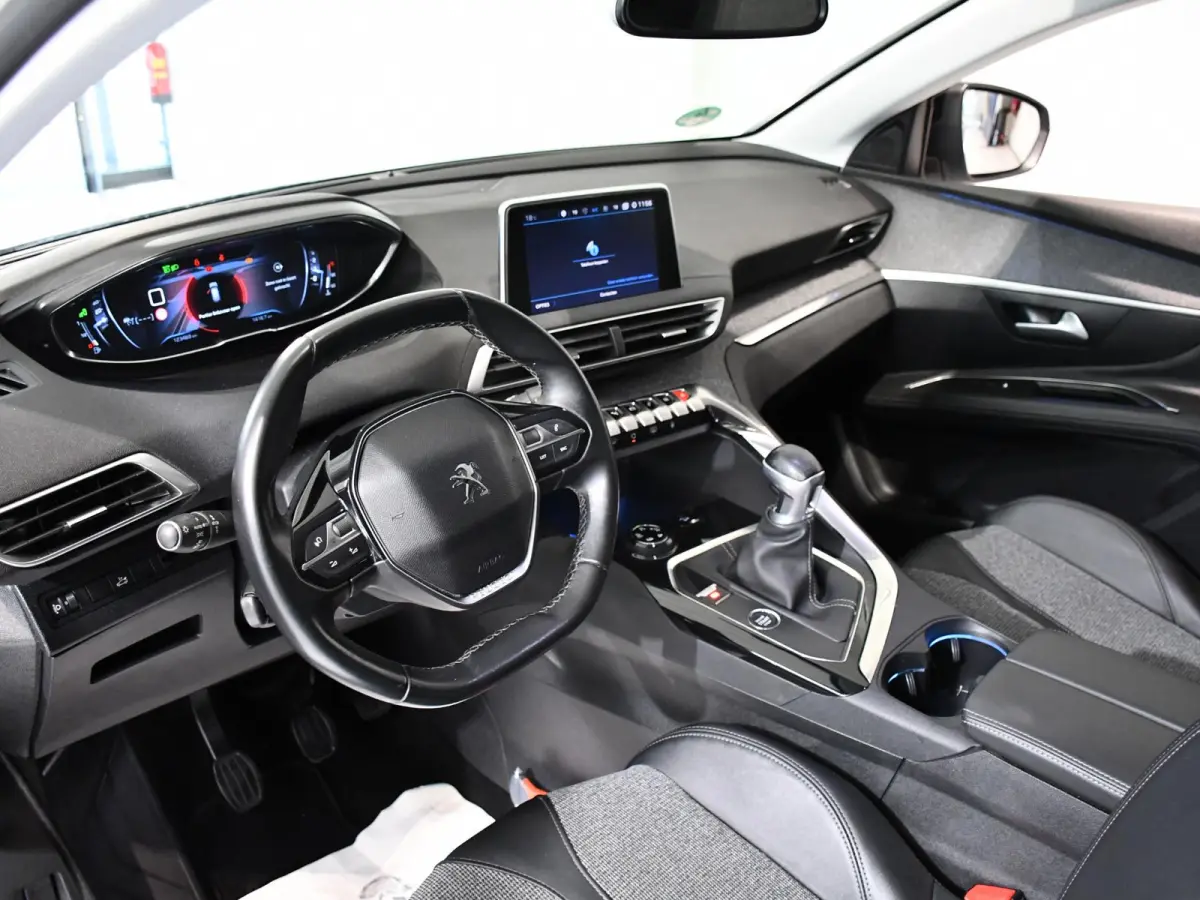 1.2 PureTech AGC Allure | Panoramadak | Trekhaak | Navigatie | Climate Control | Achteruitrijcamera |