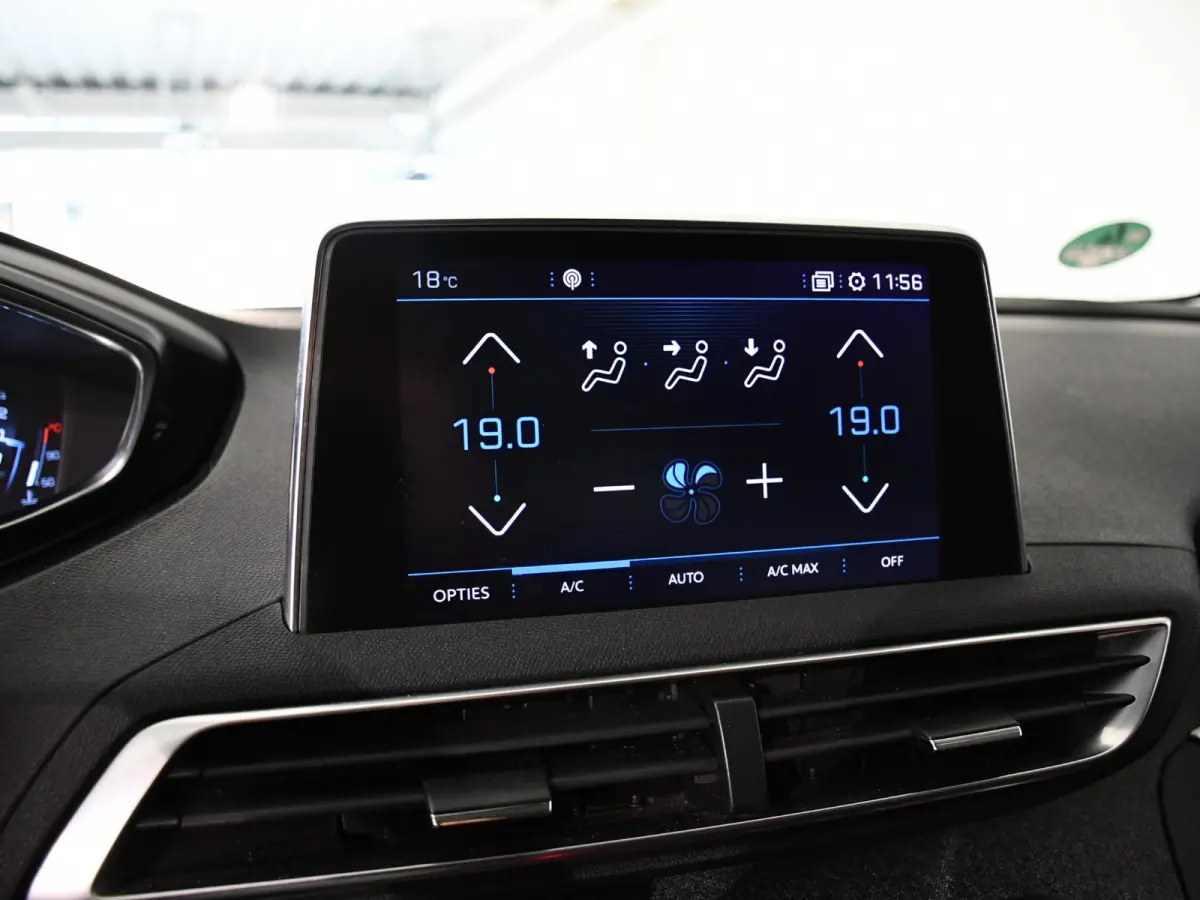 1.2 PureTech AGC Allure | Panoramadak | Trekhaak | Navigatie | Climate Control | Achteruitrijcamera |