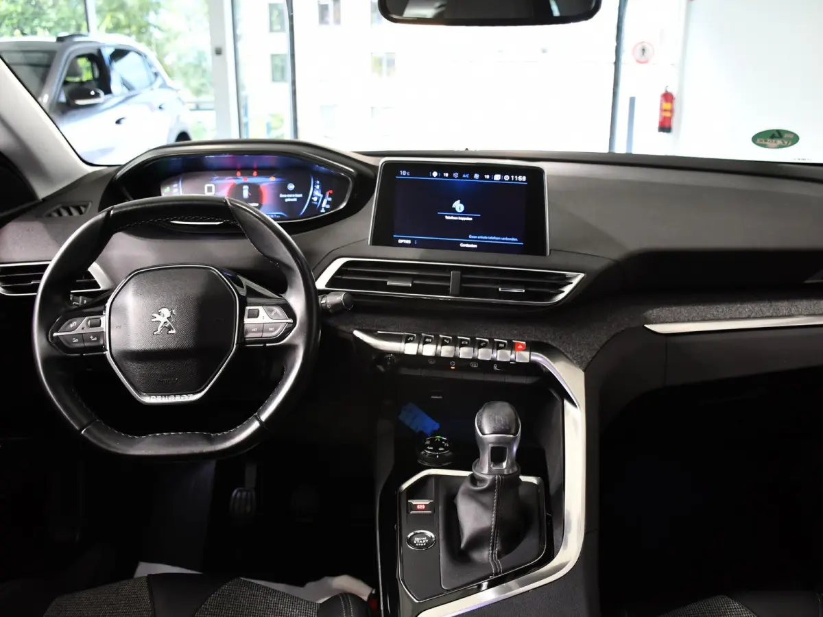 1.2 PureTech AGC Allure | Panoramadak | Trekhaak | Navigatie | Climate Control | Achteruitrijcamera |