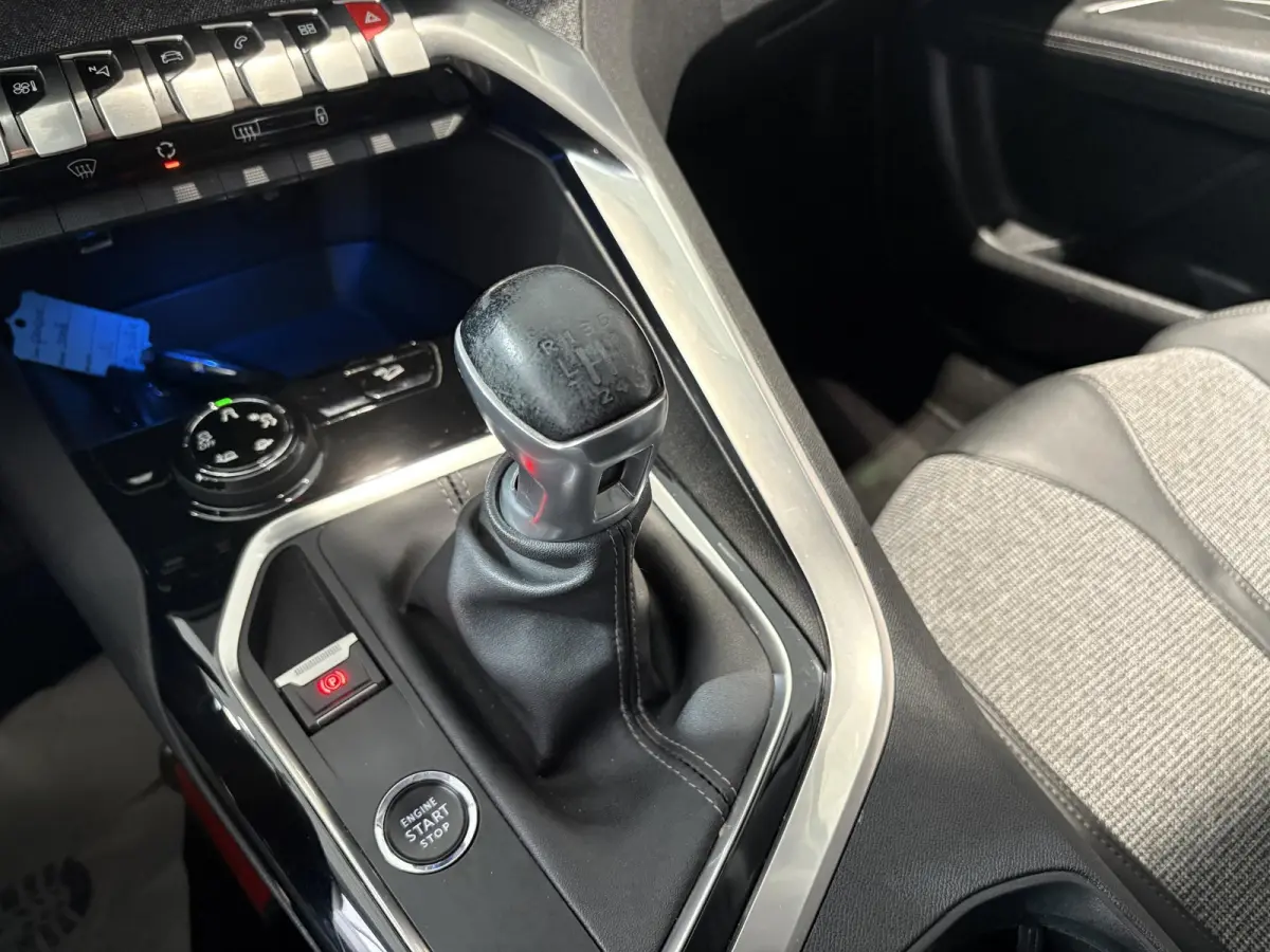 1.2 PureTech AGC Allure | Panoramadak | Trekhaak | Navigatie | Climate Control | Achteruitrijcamera |