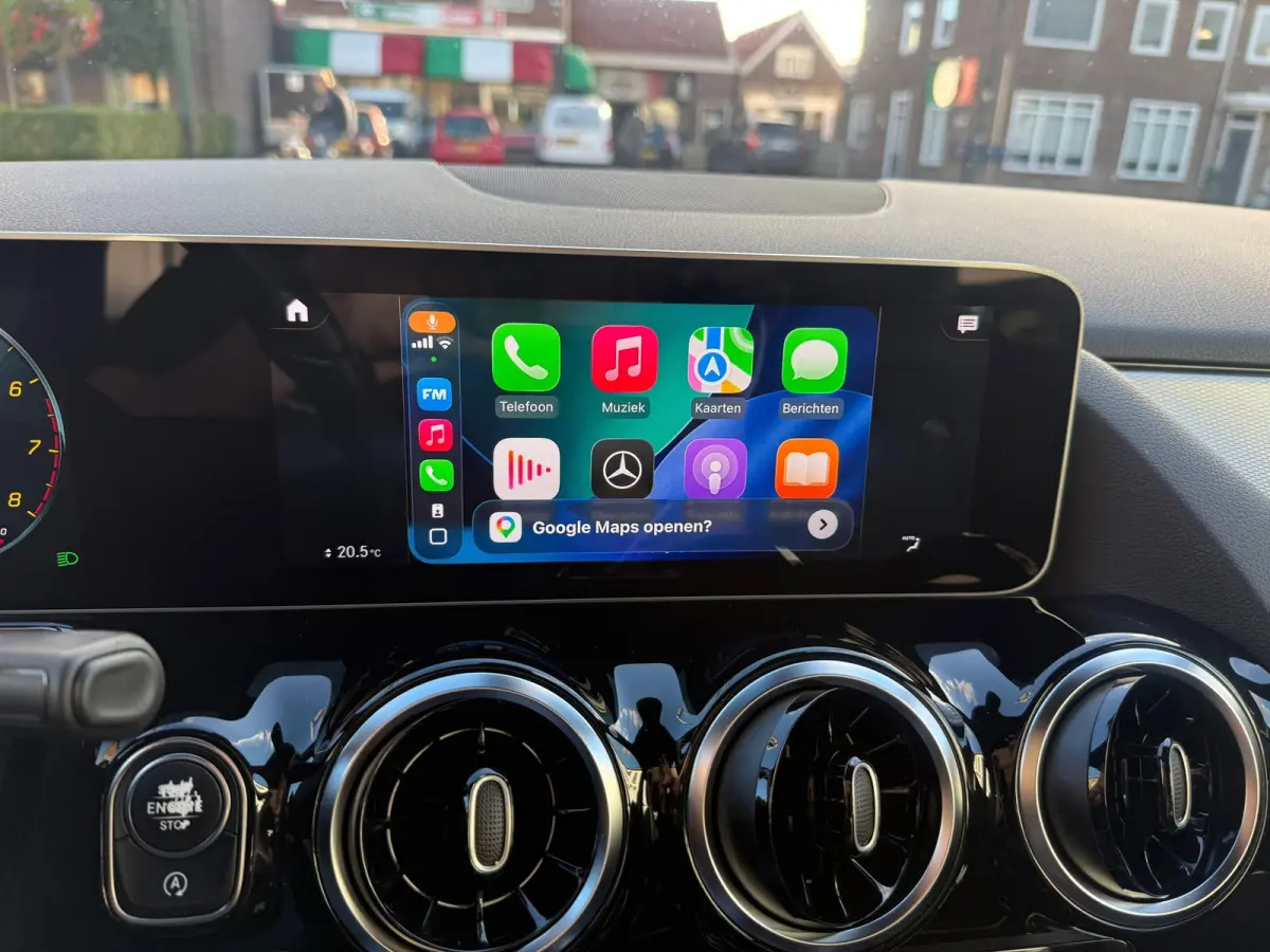 180 Business Solution, Stoelverwarming,Apple Carplay/Android,Navigatie,Achteruitrij camera