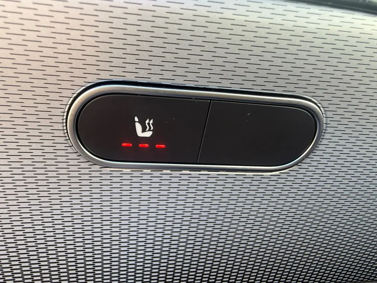 180 Business Solution, Stoelverwarming,Apple Carplay/Android,Navigatie,Achteruitrij camera