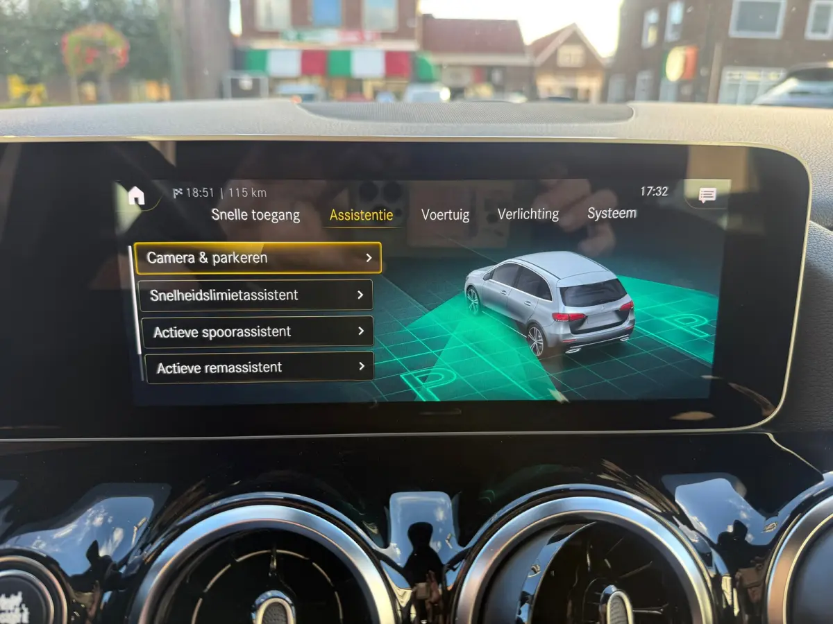 180 Business Solution, Stoelverwarming,Apple Carplay/Android,Navigatie,Achteruitrij camera