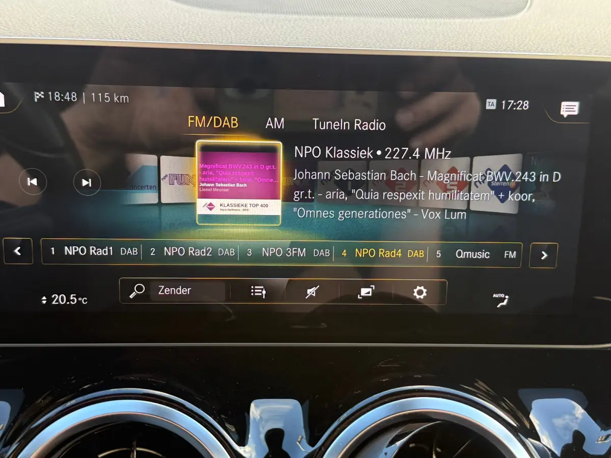 180 Business Solution, Stoelverwarming,Apple Carplay/Android,Navigatie,Achteruitrij camera