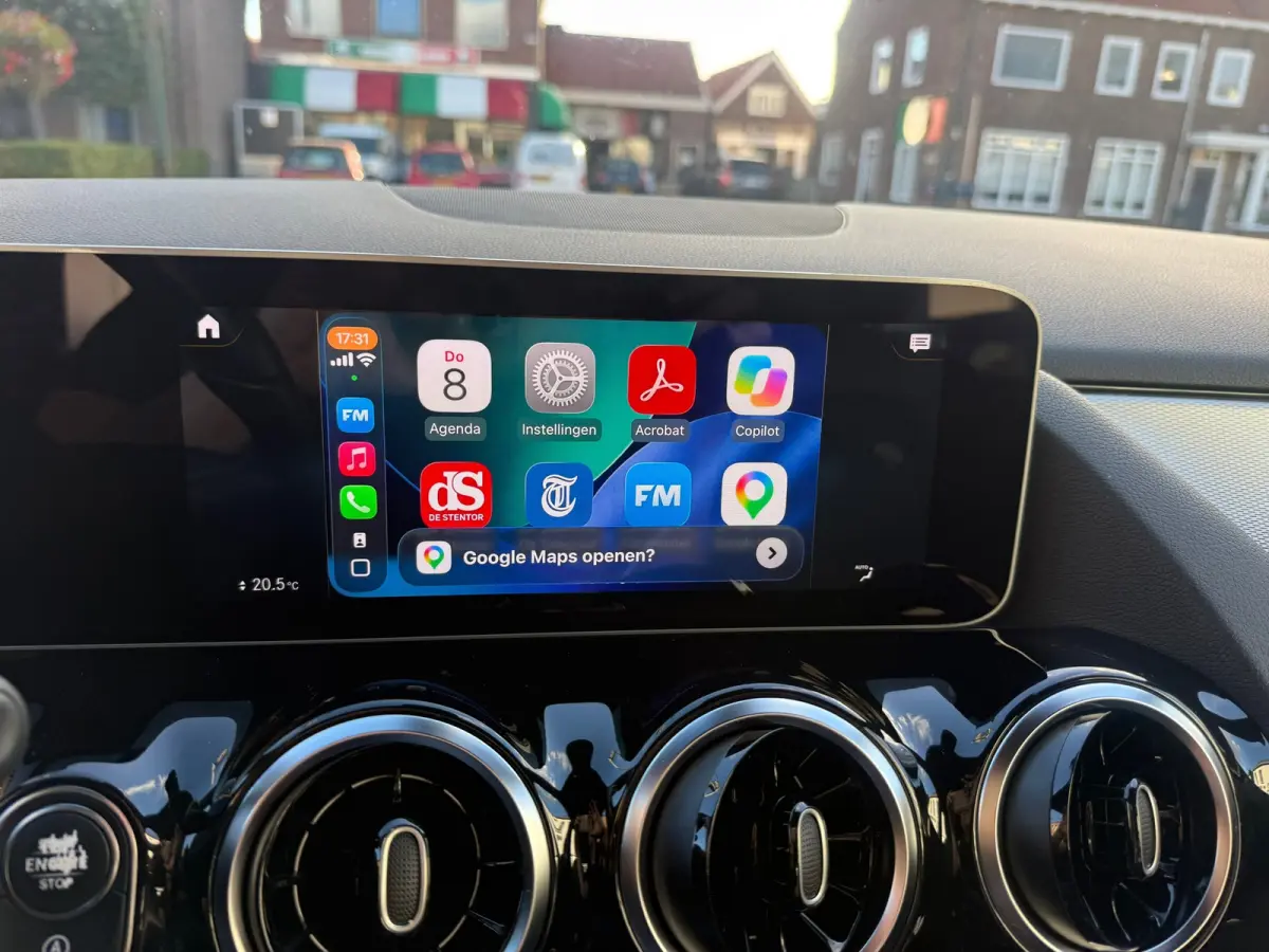 180 Business Solution, Stoelverwarming,Apple Carplay/Android,Navigatie,Achteruitrij camera