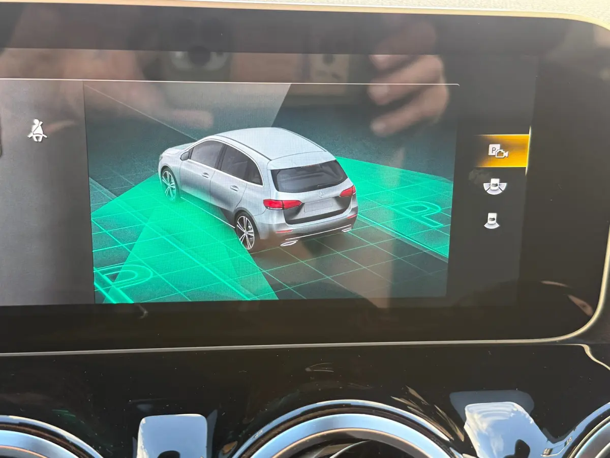 180 Business Solution, Stoelverwarming,Apple Carplay/Android,Navigatie,Achteruitrij camera