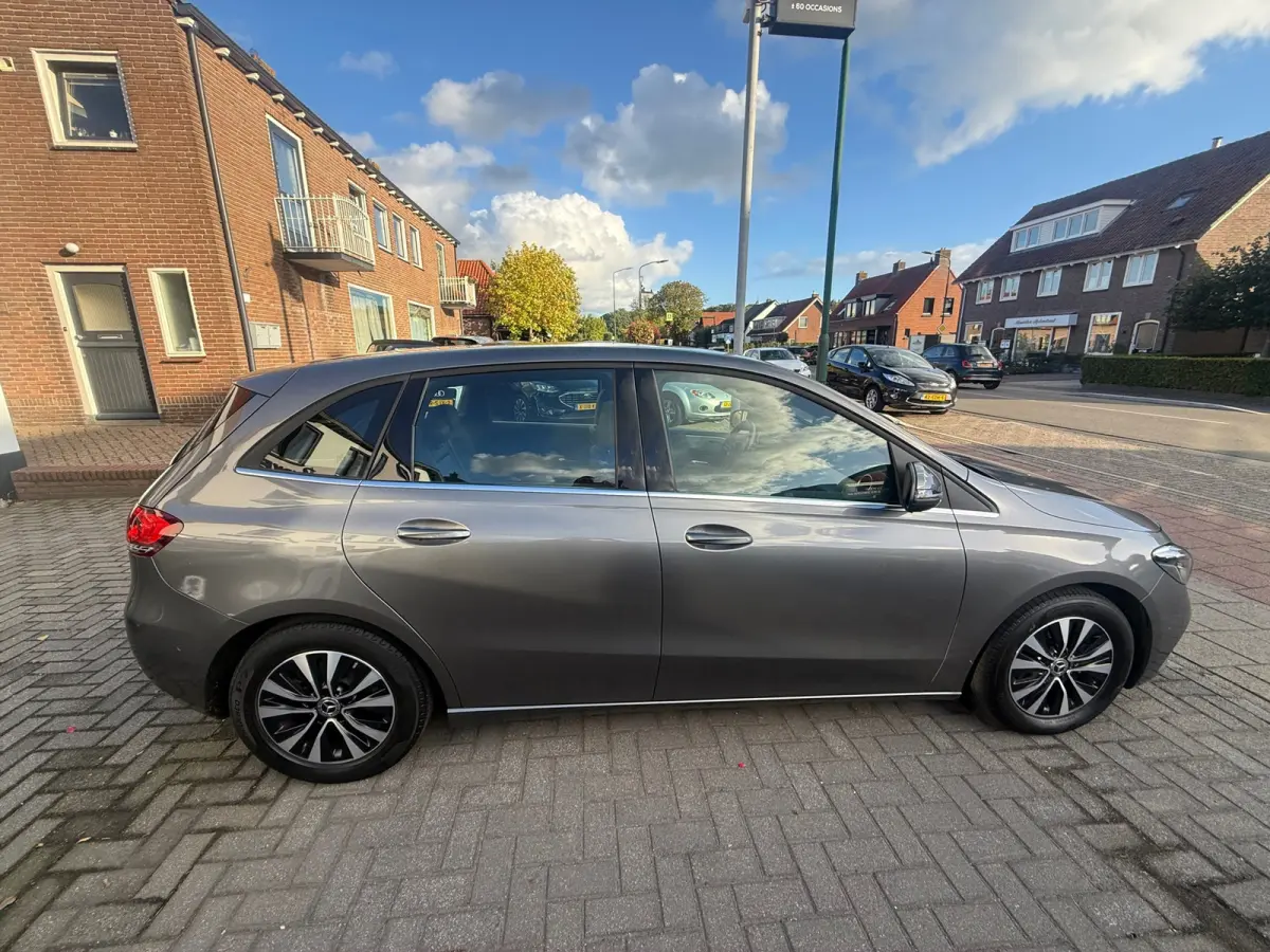 180 Business Solution, Stoelverwarming,Apple Carplay/Android,Navigatie,Achteruitrij camera