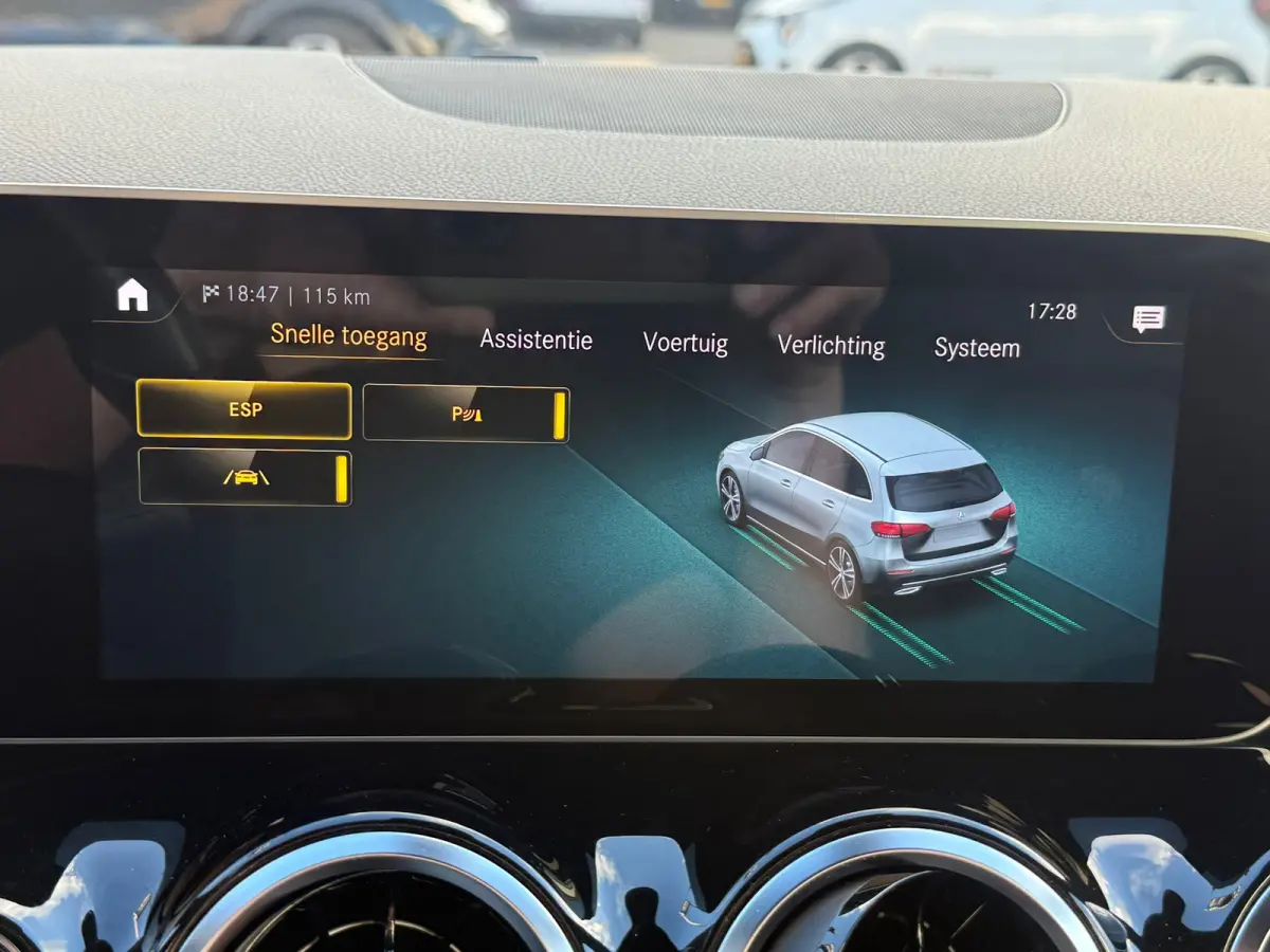 180 Business Solution, Stoelverwarming,Apple Carplay/Android,Navigatie,Achteruitrij camera