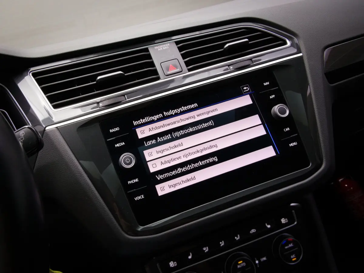 1.5 TSI ACT Highline Business R-Line (PANO, TREKHAAK, ADAPTIVE CRUISE, APPLE CARPLAY/ANDROID AUTO, 360 CAMERA)
