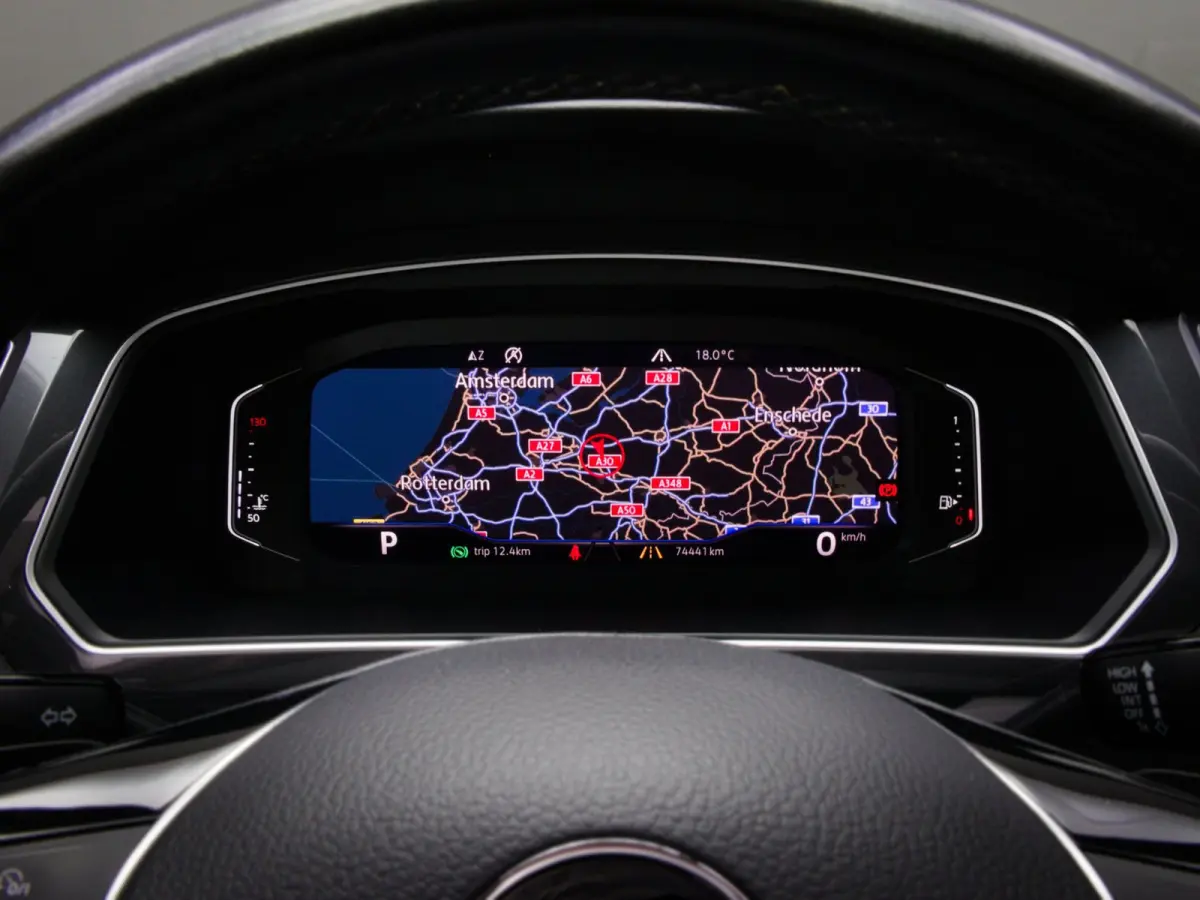 1.5 TSI ACT Highline Business R-Line (PANO, TREKHAAK, ADAPTIVE CRUISE, APPLE CARPLAY/ANDROID AUTO, 360 CAMERA)