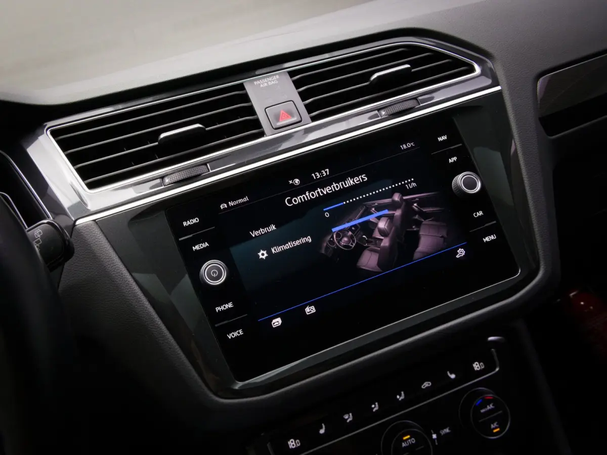 1.5 TSI ACT Highline Business R-Line (PANO, TREKHAAK, ADAPTIVE CRUISE, APPLE CARPLAY/ANDROID AUTO, 360 CAMERA)