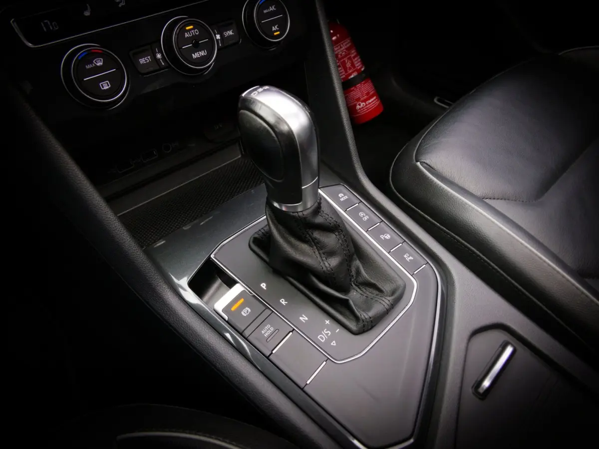 1.5 TSI ACT Highline Business R-Line (PANO, TREKHAAK, ADAPTIVE CRUISE, APPLE CARPLAY/ANDROID AUTO, 360 CAMERA)