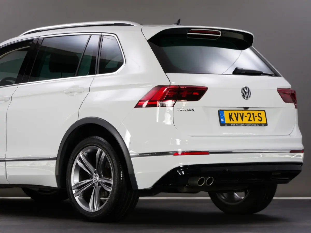 1.5 TSI ACT Highline Business R-Line (PANO, TREKHAAK, ADAPTIVE CRUISE, APPLE CARPLAY/ANDROID AUTO, 360 CAMERA)