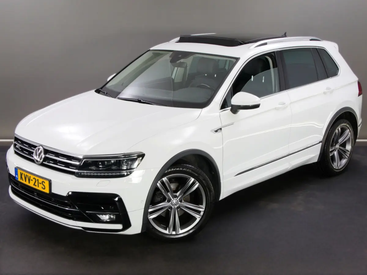 1.5 TSI ACT Highline Business R-Line (PANO, TREKHAAK, ADAPTIVE CRUISE, APPLE CARPLAY/ANDROID AUTO, 360 CAMERA)