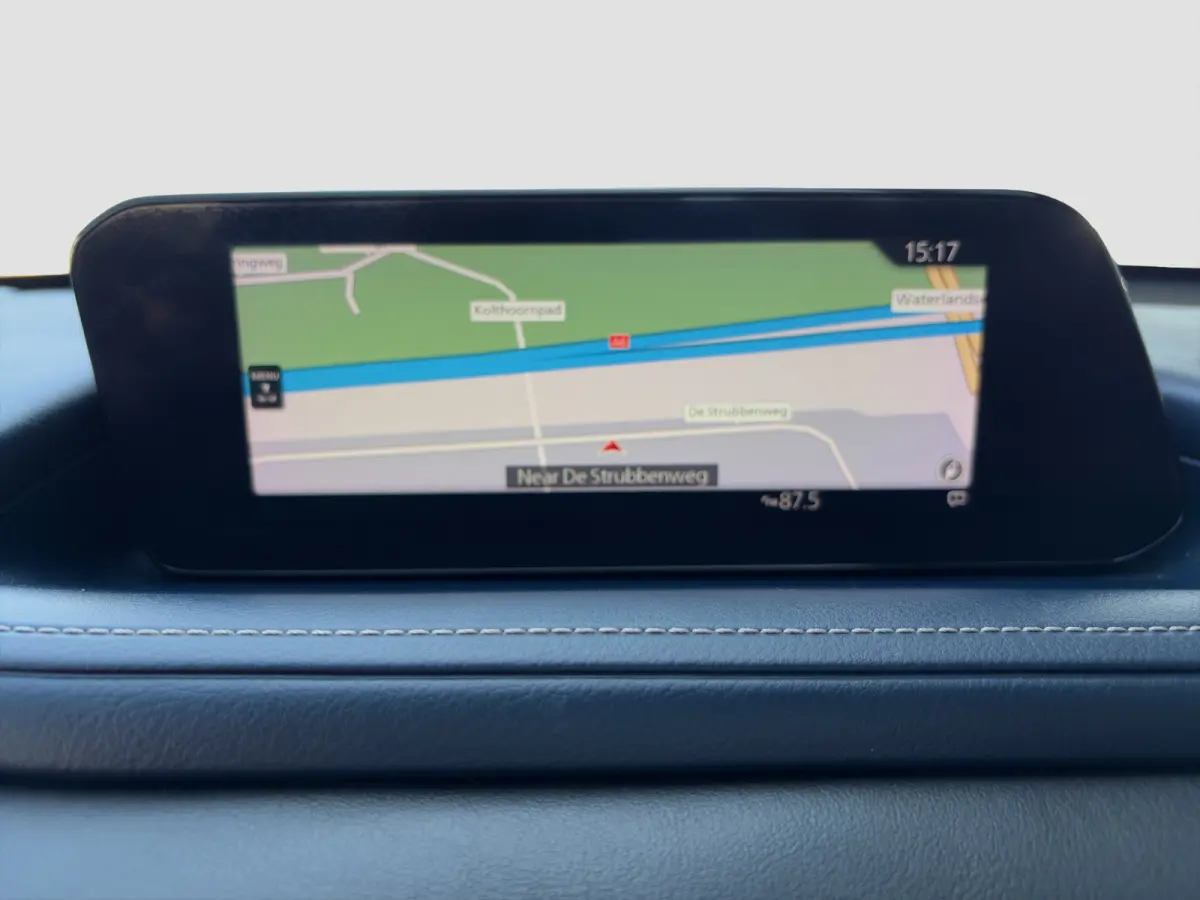 2.0 180pk SkyActiv-X M Hybrid Comfort Automaat | Trekhaak | Camera | Climate controle | Adaptive cruise controle | Dodehoek detectie | Elektrische achterklep | Keyless entry | Sensoren voor 