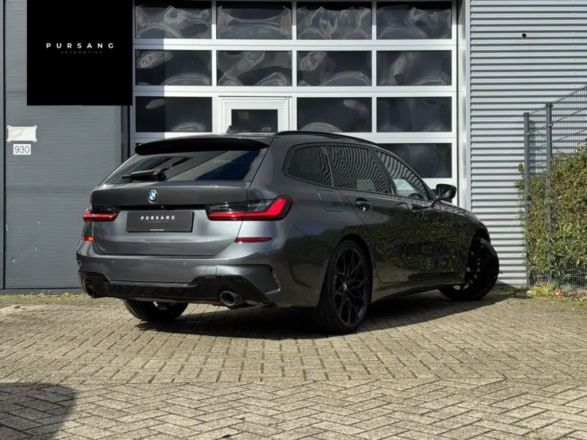 330 i M Sport | Pano | M-perf. Velg | Carbon | Head Up | LASER