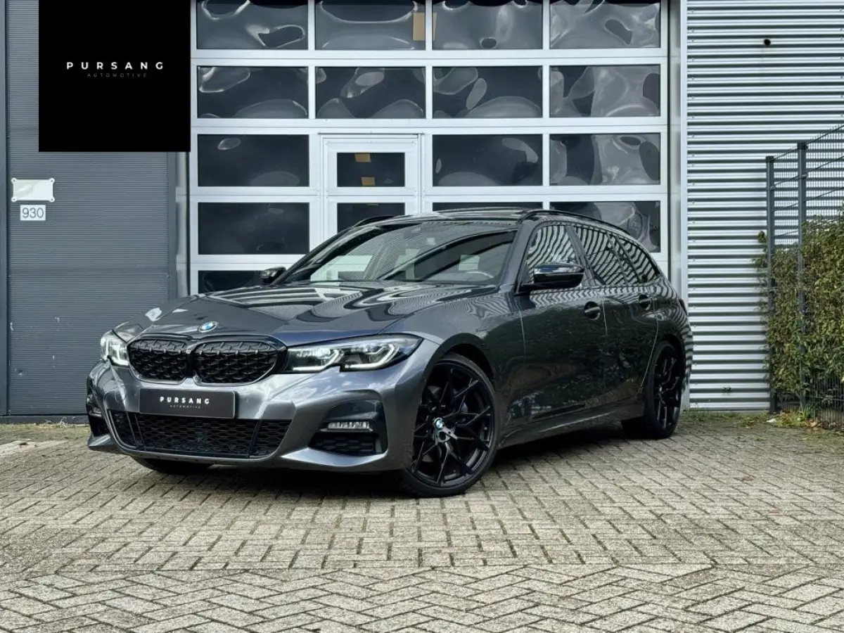 330 i M Sport | Pano | M-perf. Velg | Carbon | Head Up | LASER