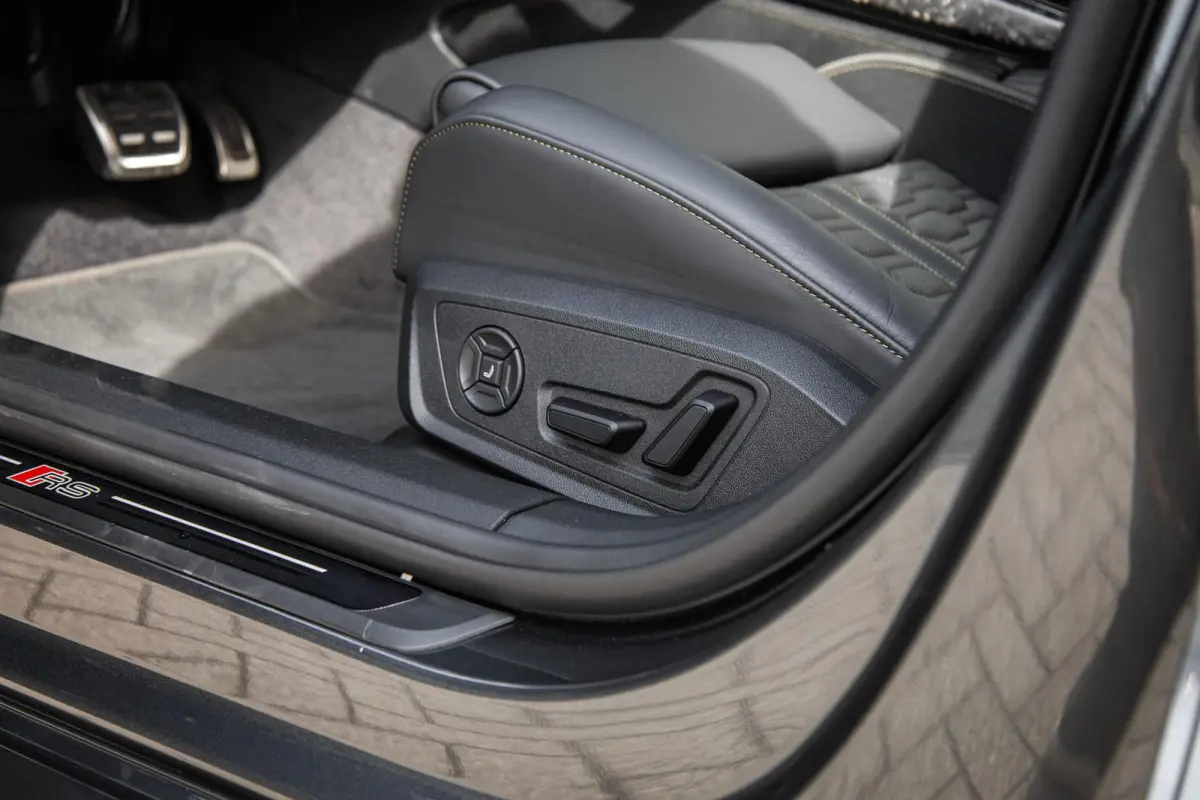 RS 5 Avant 2.9 e-hybrid 639pk quattro | Keramisch | Carbon Camouflage | Audi Sportpakket | Panoramadak