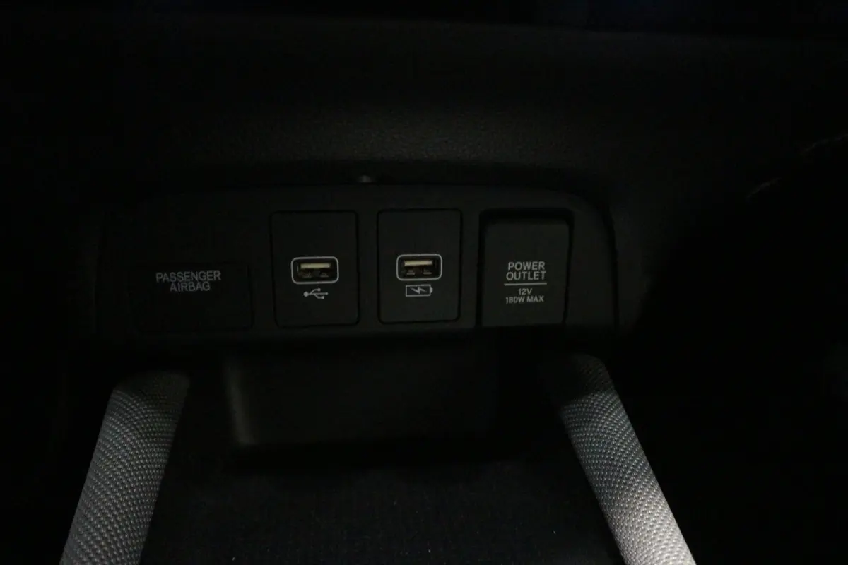 1.5 e:HEV Crosstar DEALER ONDERHOUDEN/ CARPLAY/ STOELVERWARMING