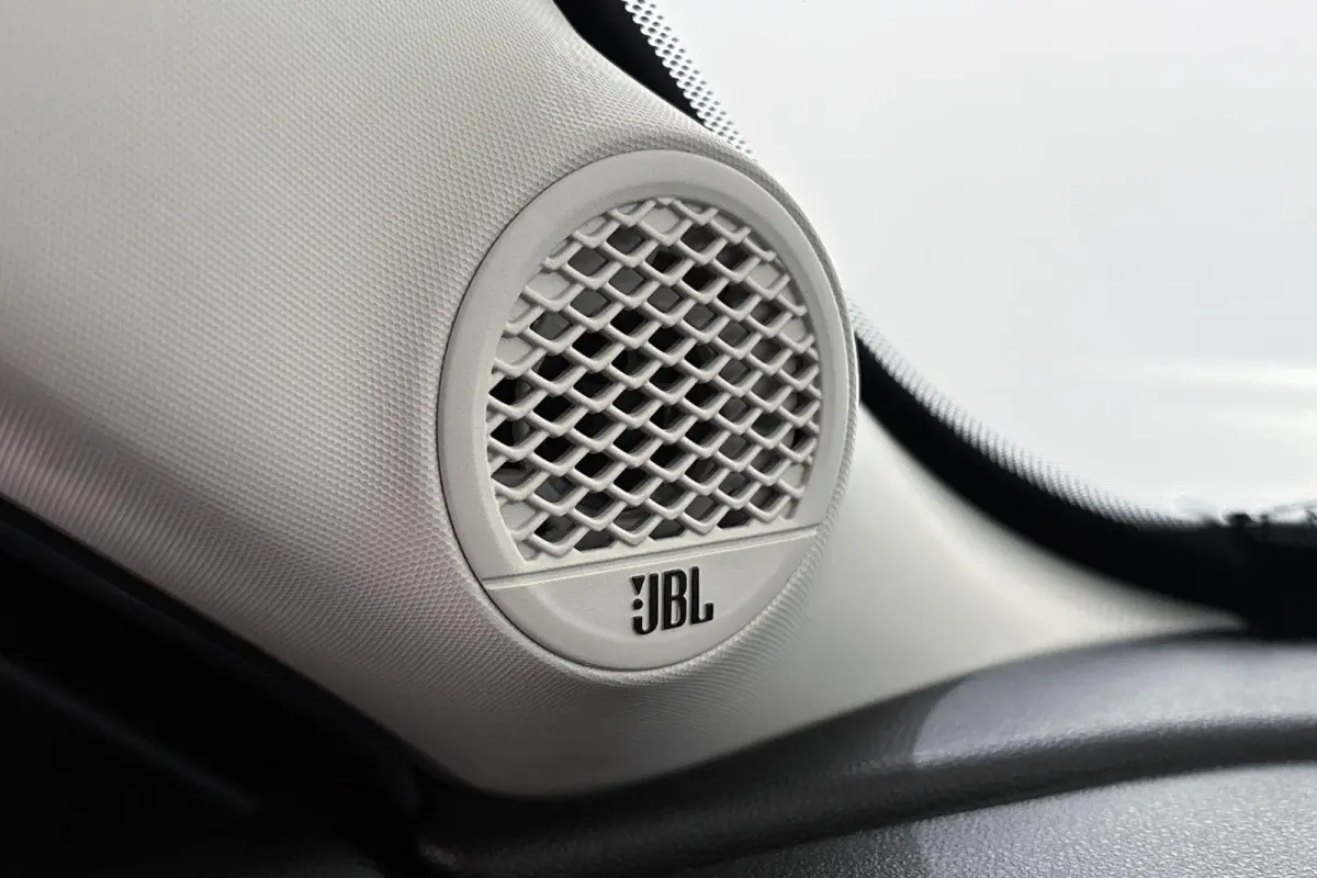 1.2 e-Hybrid Summit Camera Keyless JBL Apple CarPlay