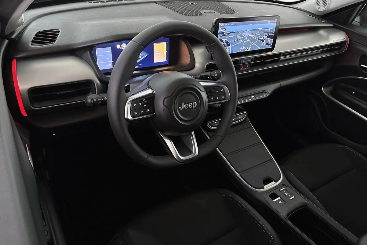 1.2 e-Hybrid Summit Camera Keyless JBL Apple CarPlay