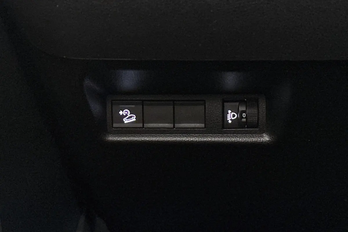 1.2 e-Hybrid Summit Camera Keyless JBL Apple CarPlay