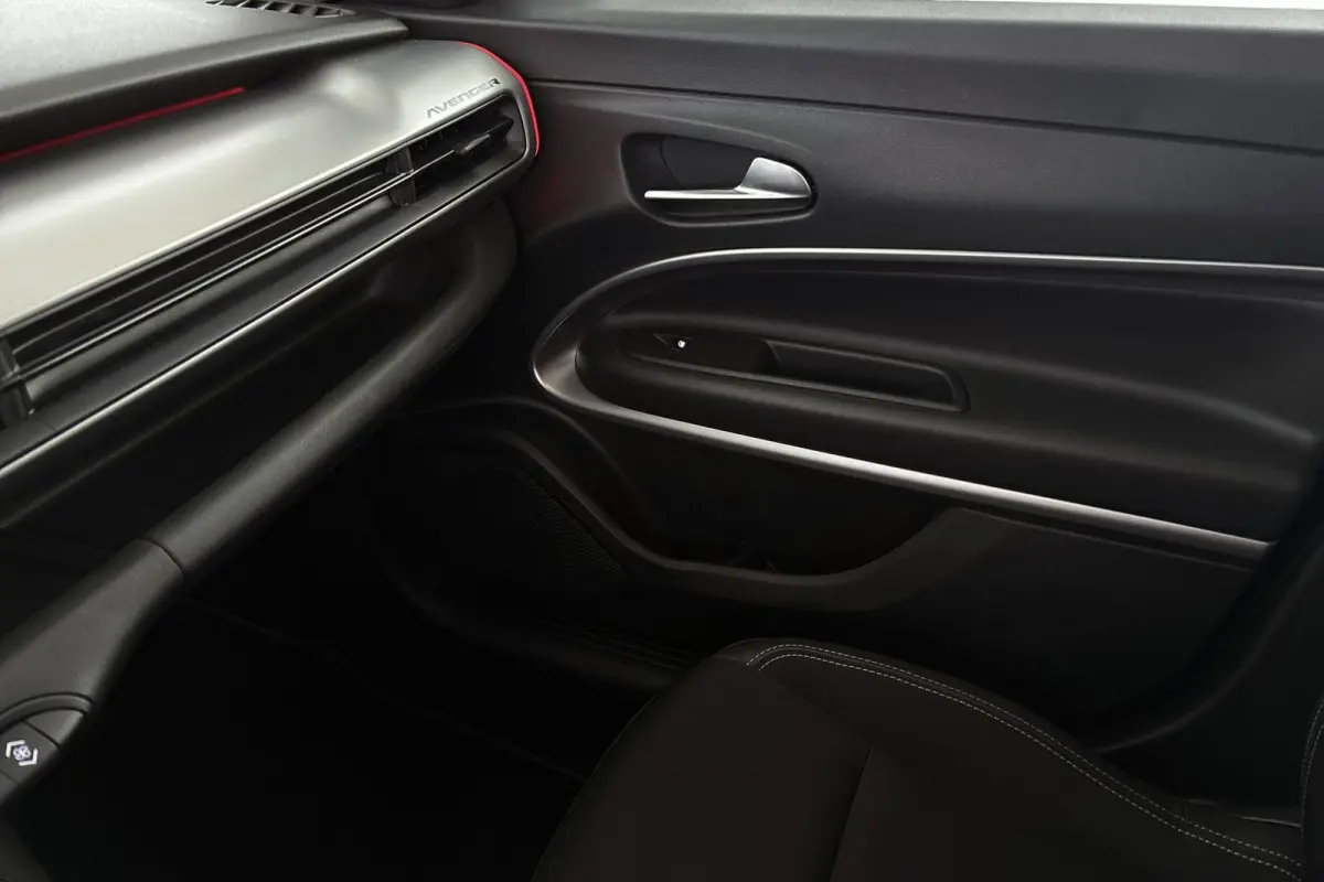 1.2 e-Hybrid Summit Camera Keyless JBL Apple CarPlay