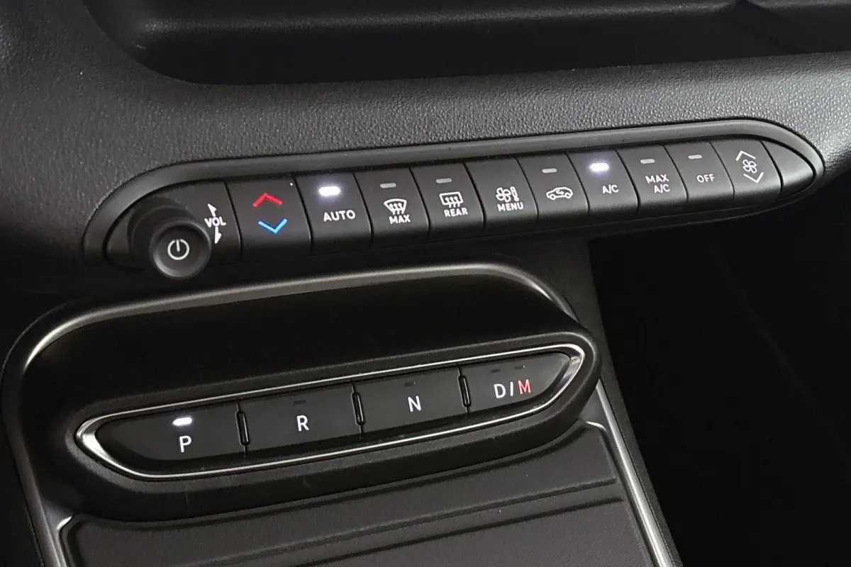 1.2 e-Hybrid Summit Camera Keyless JBL Apple CarPlay