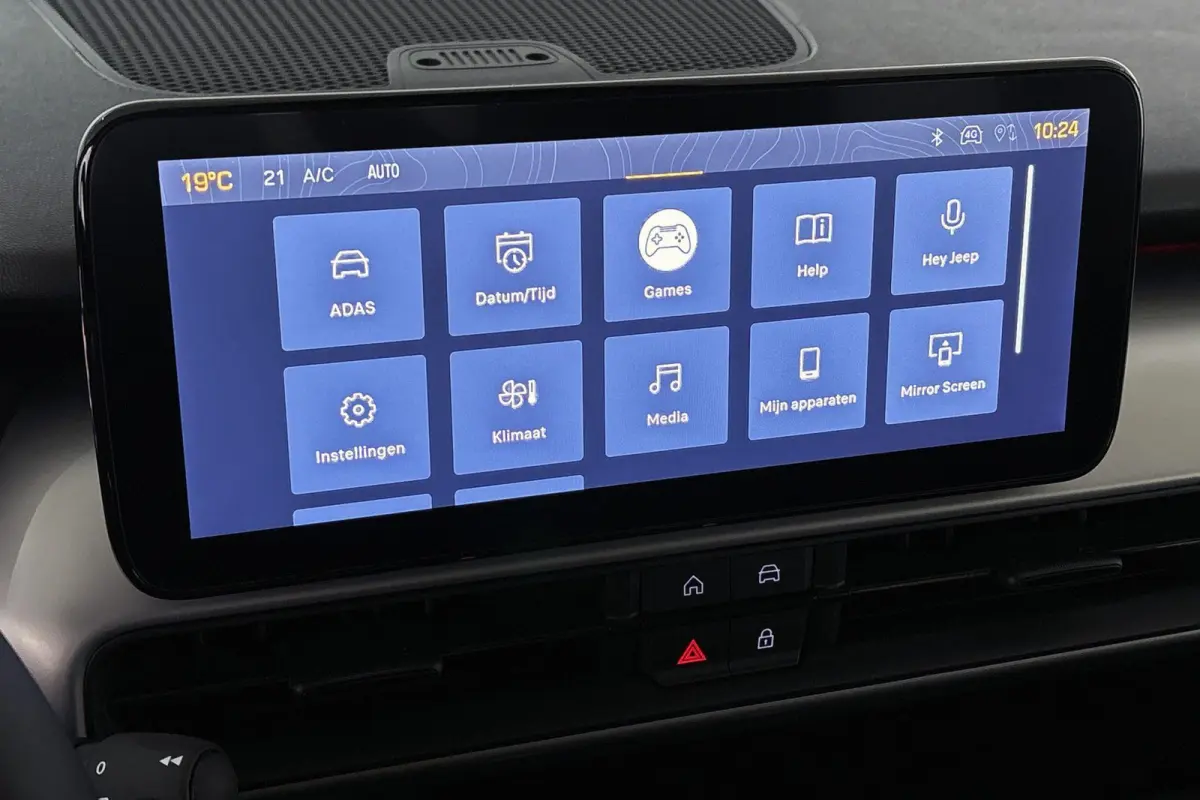 1.2 e-Hybrid Summit Camera Keyless JBL Apple CarPlay
