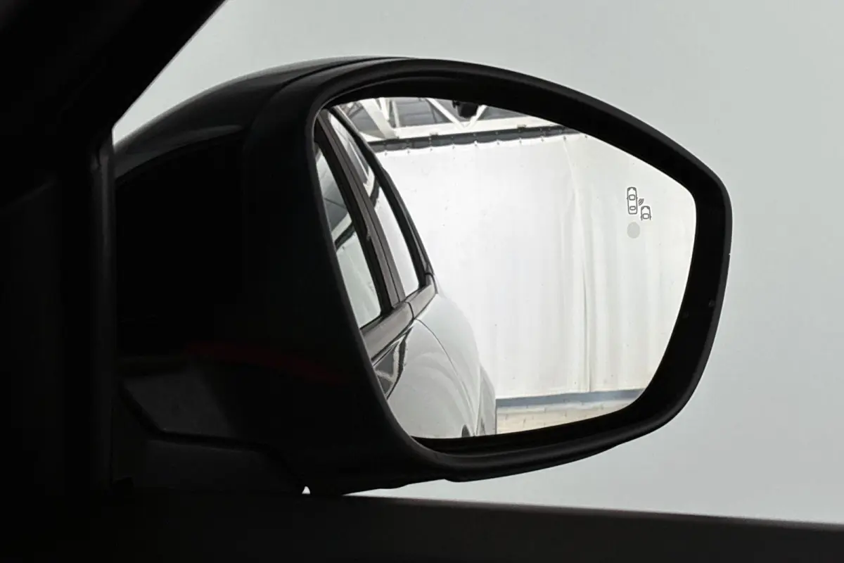 1.2 e-Hybrid Summit Camera Keyless JBL Apple CarPlay