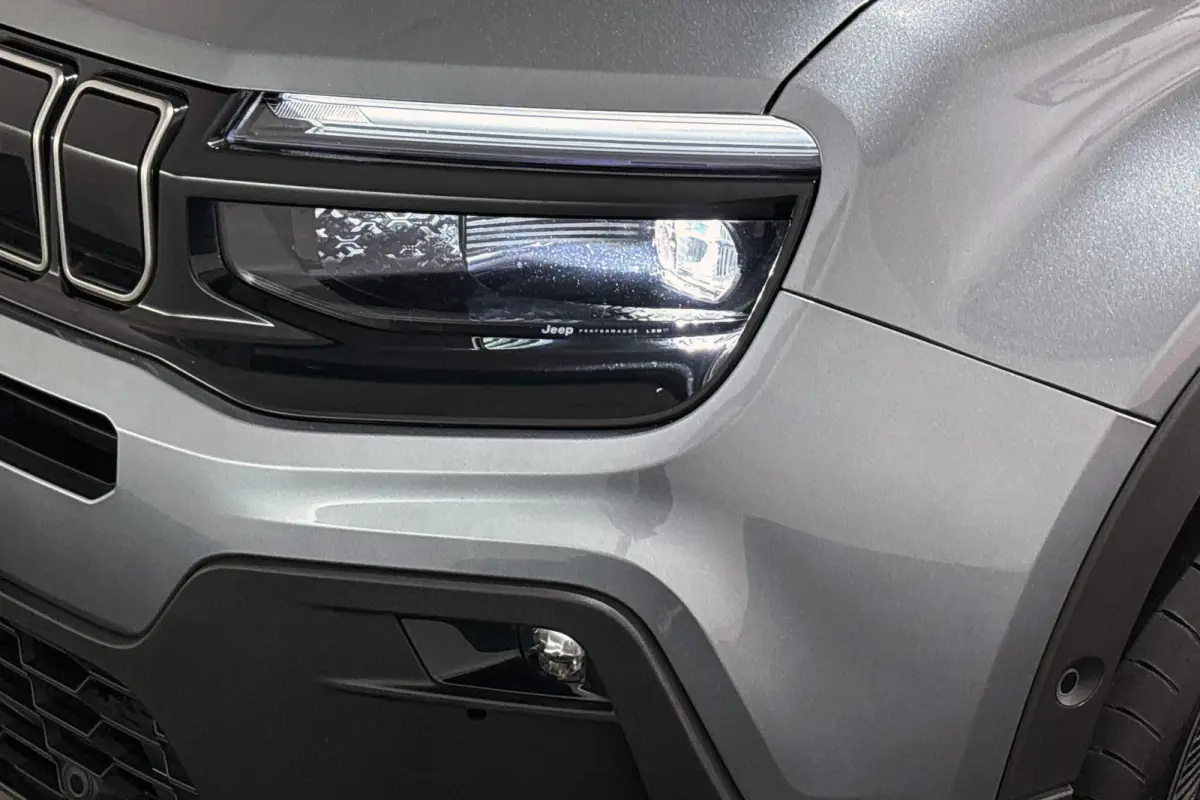 1.2 e-Hybrid Summit Camera Keyless JBL Apple CarPlay