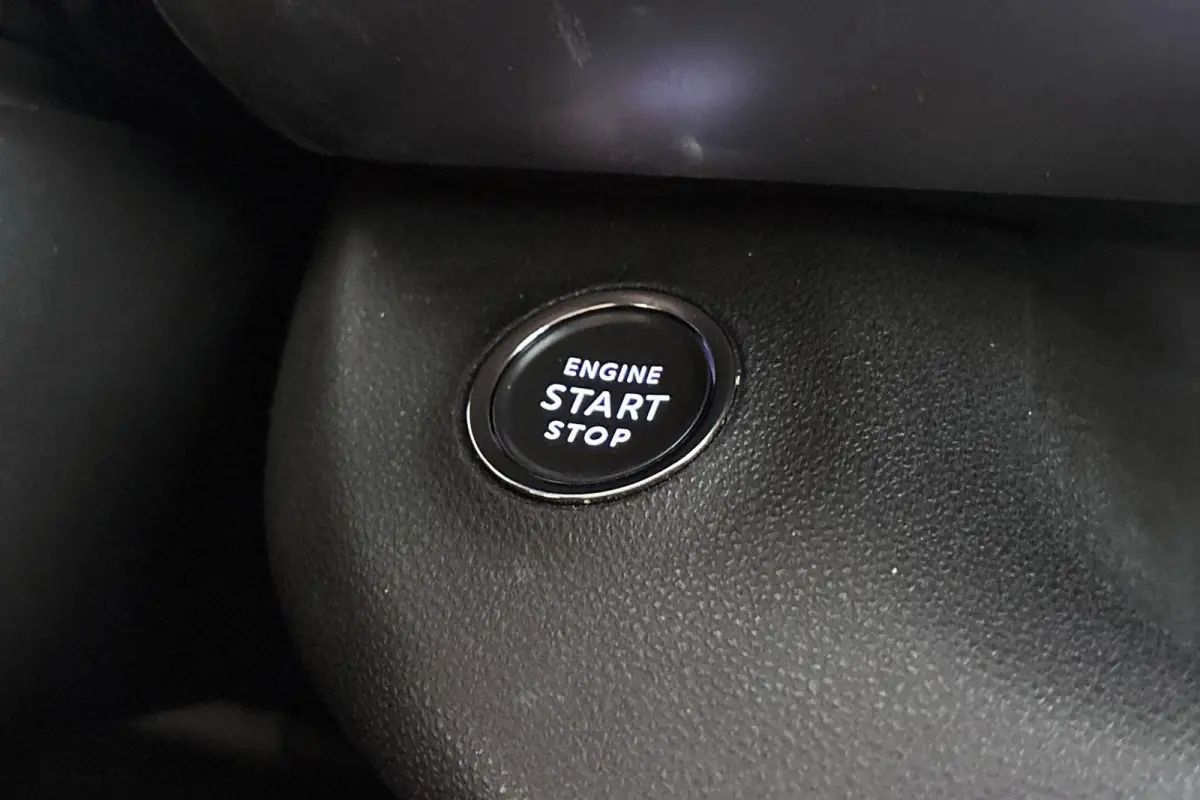 1.2 e-Hybrid Summit Camera Keyless JBL Apple CarPlay
