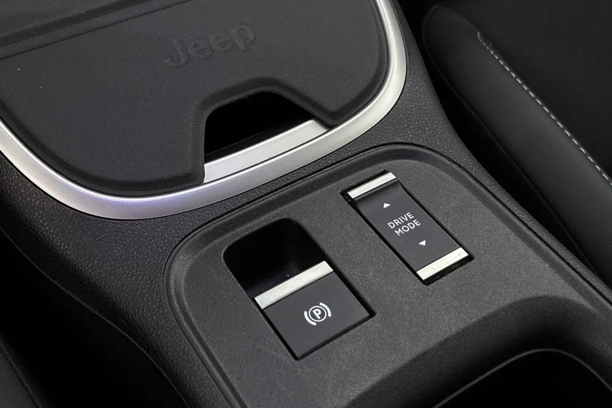 1.2 e-Hybrid Summit Camera Keyless JBL Apple CarPlay