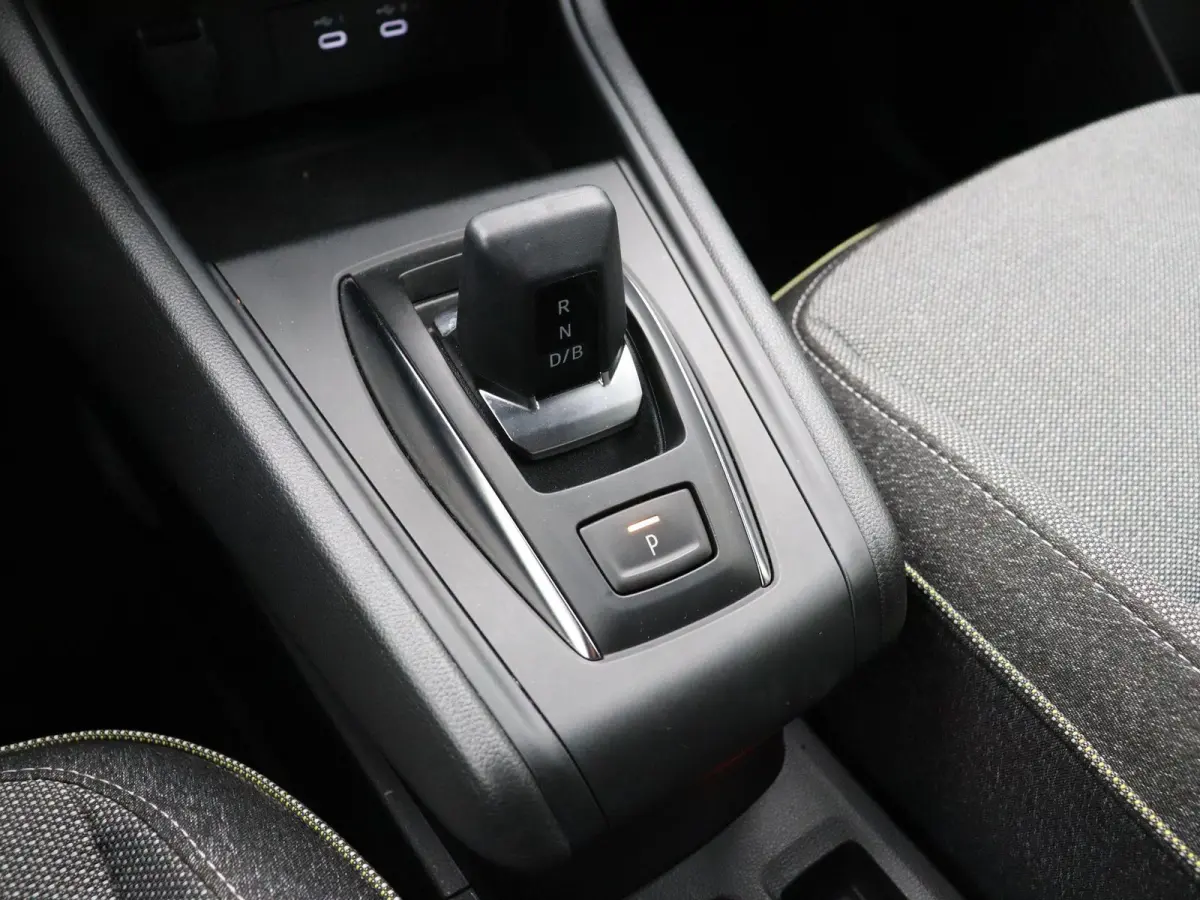 1.8 E-Tech full hybrid 160 techno | Adaptieve cruise control | Digitale Cockpit | Apple Carplay | Achteruitrijcamera |