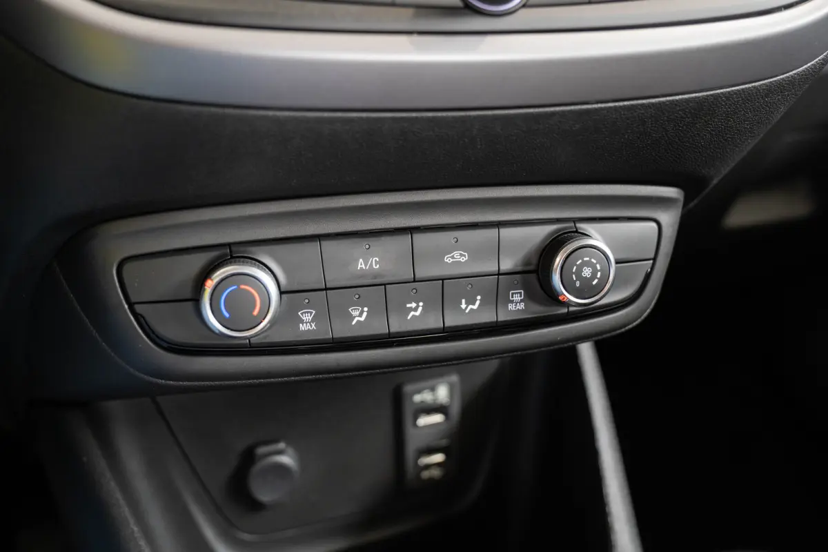 1.2 Turbo Edition | Navigatie | Parkeersensoren | Apple Carplay & Android Auto | Airco | Bluetooth | Cruise Controle | USB |