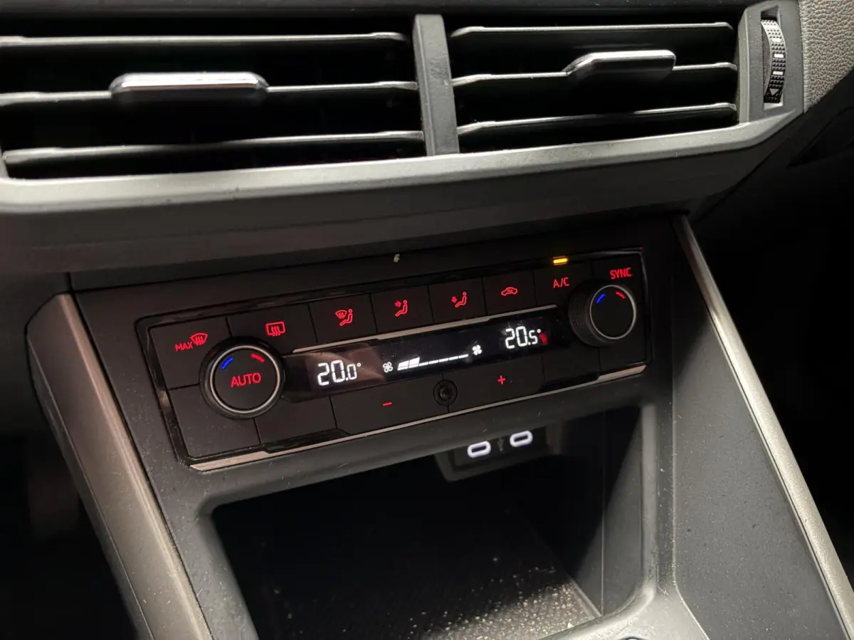 1.0 TSI R-Line Edit. |IQ.DRIVE|PDC|APP.|16"