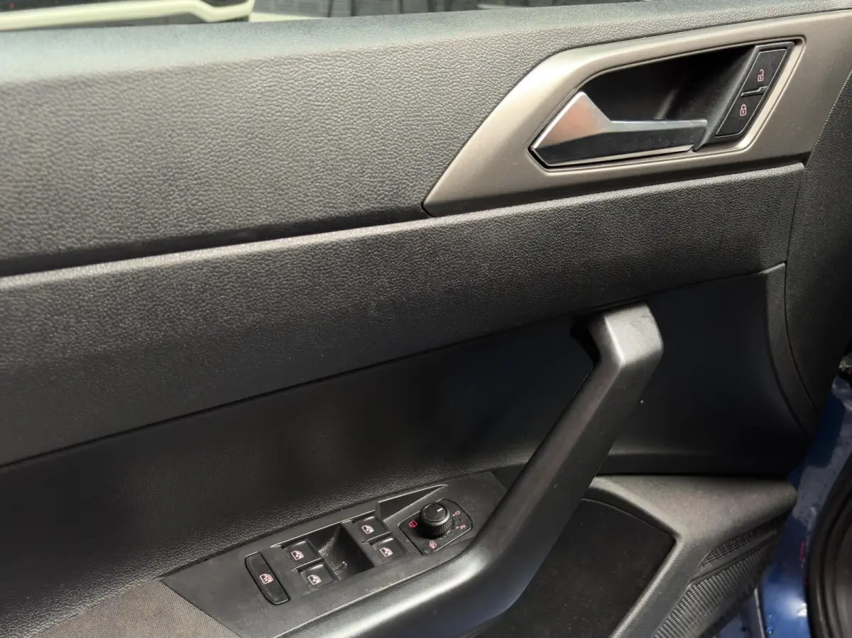 1.0 TSI R-Line Edit. |IQ.DRIVE|PDC|APP.|16"