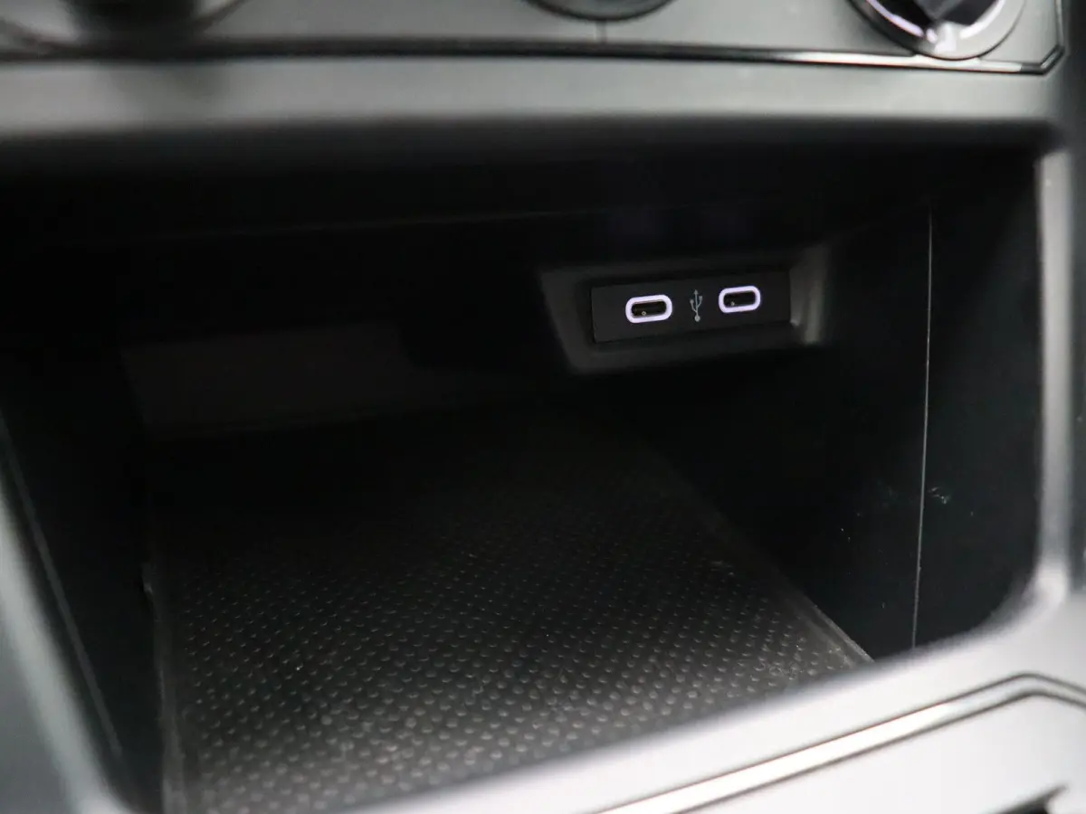 1.0 TSI Go | Parkeersensoren rondom |  Adaptieve Cruise Control | Apple Carplay & Android Auto |