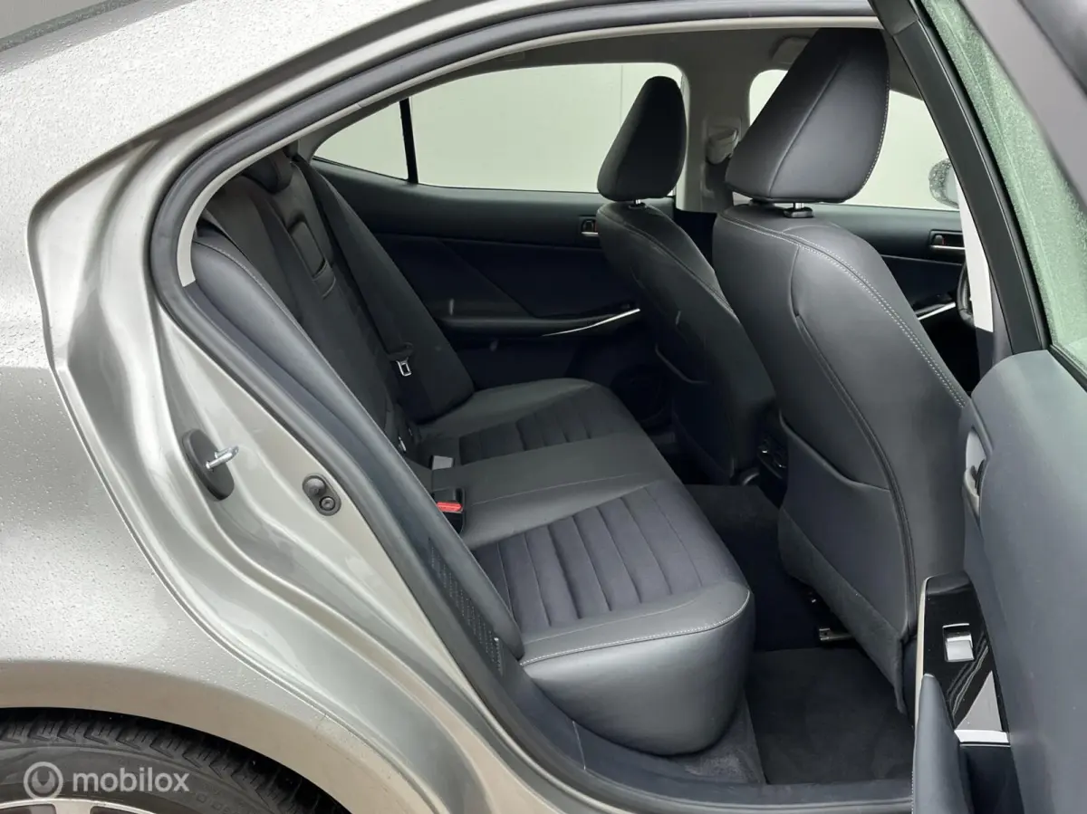 300h Hybrid Aut. Dealer onderhoud, Camera, Facelift