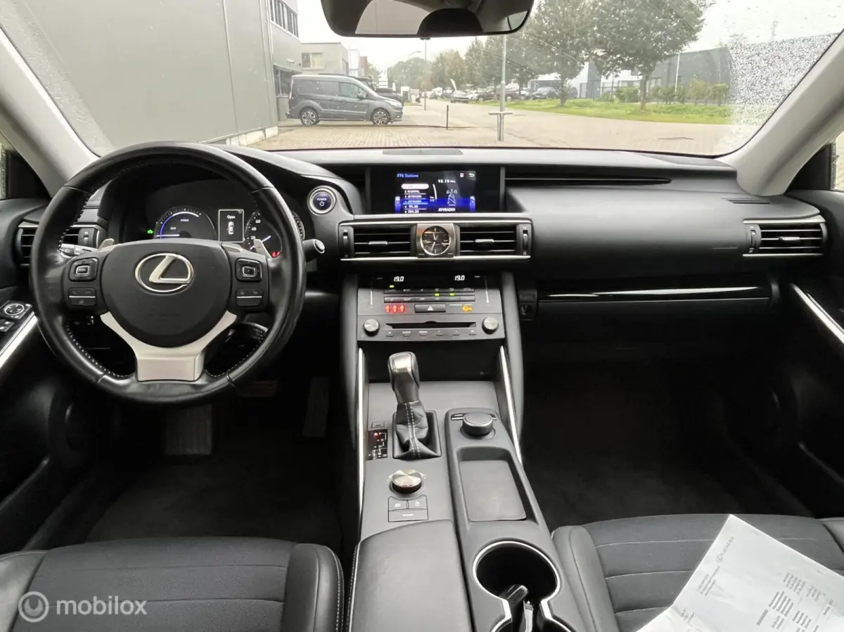 300h Hybrid Aut. Dealer onderhoud, Camera, Facelift