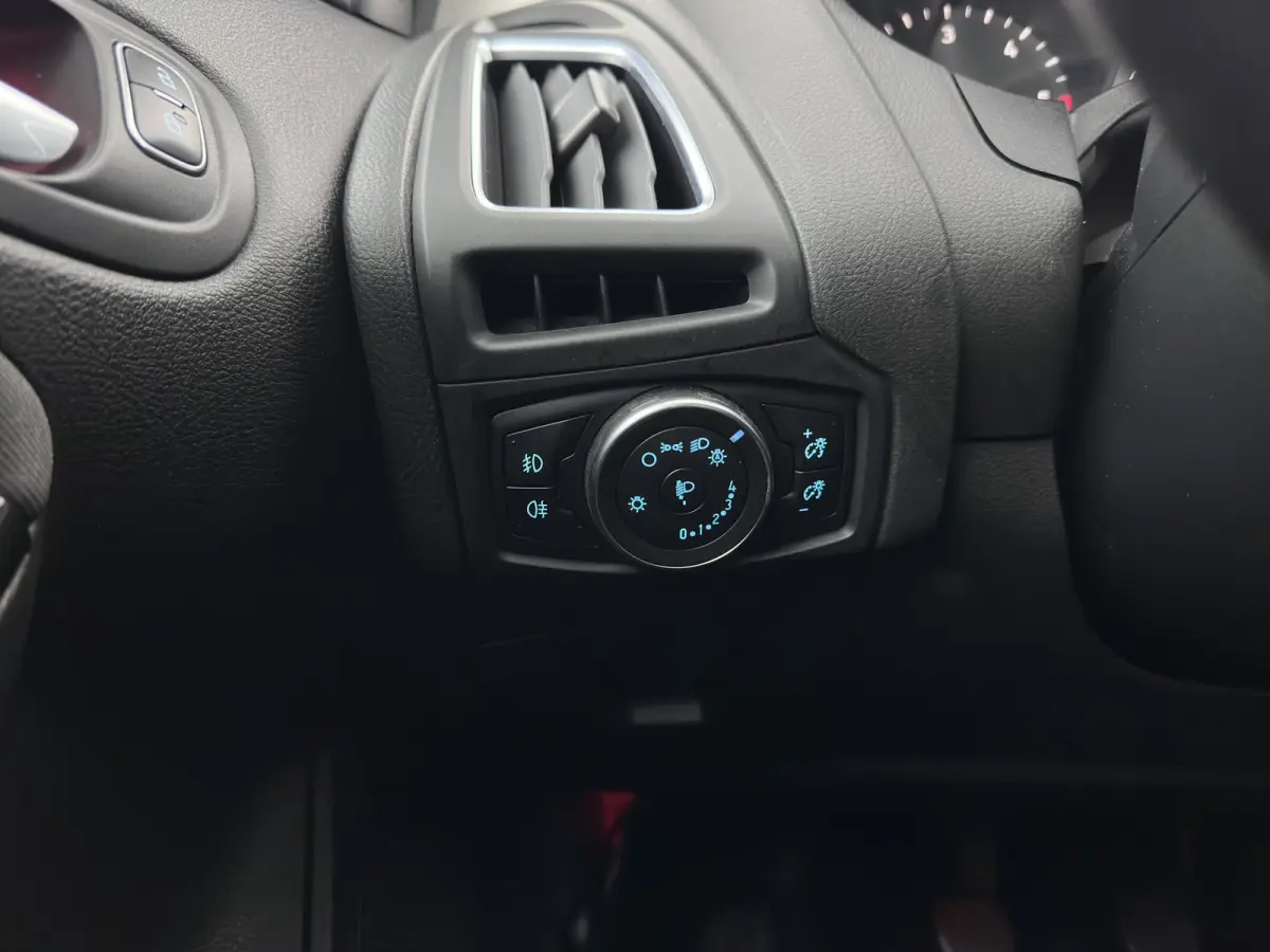 1.5 TDCI Titanium (INCL.BTW) *NAVI-FULLMAP | HEATED-COMFORTSEATS | CAMERA | KEYLESS | PRIVACY-GLASS | ECC | PDC | CRUISE | 16''ALU*