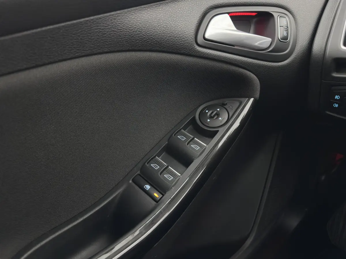 1.5 TDCI Titanium (INCL.BTW) *NAVI-FULLMAP | HEATED-COMFORTSEATS | CAMERA | KEYLESS | PRIVACY-GLASS | ECC | PDC | CRUISE | 16''ALU*
