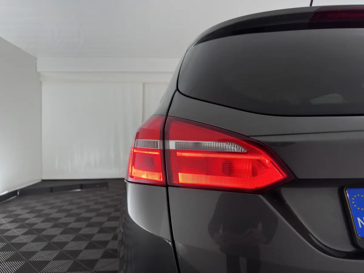 1.5 TDCI Titanium (INCL.BTW) *NAVI-FULLMAP | HEATED-COMFORTSEATS | CAMERA | KEYLESS | PRIVACY-GLASS | ECC | PDC | CRUISE | 16''ALU*