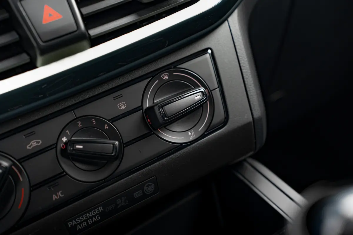 1.0 EcoTSI Style Plus | Airco | Cruise Control | 15" | Carplay | Parkeersensoren Achter