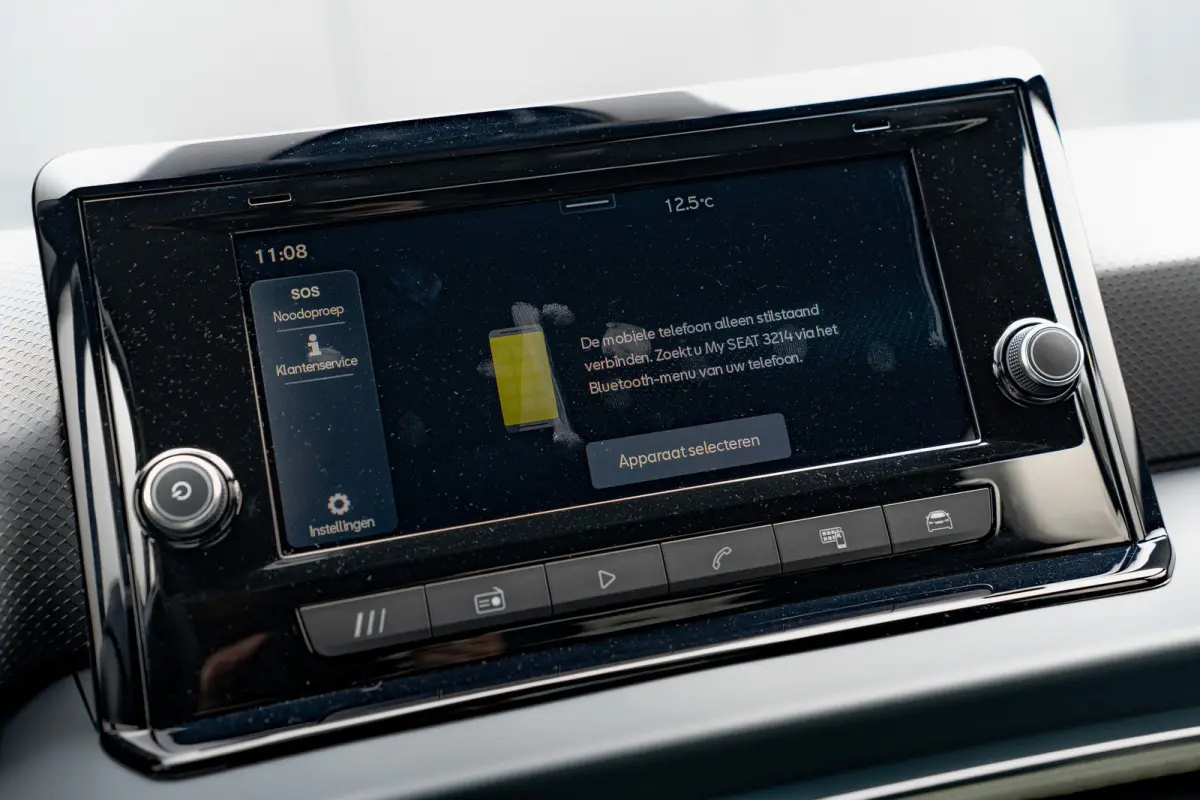 1.0 EcoTSI Style Plus | Airco | Cruise Control | 15" | Carplay | Parkeersensoren Achter