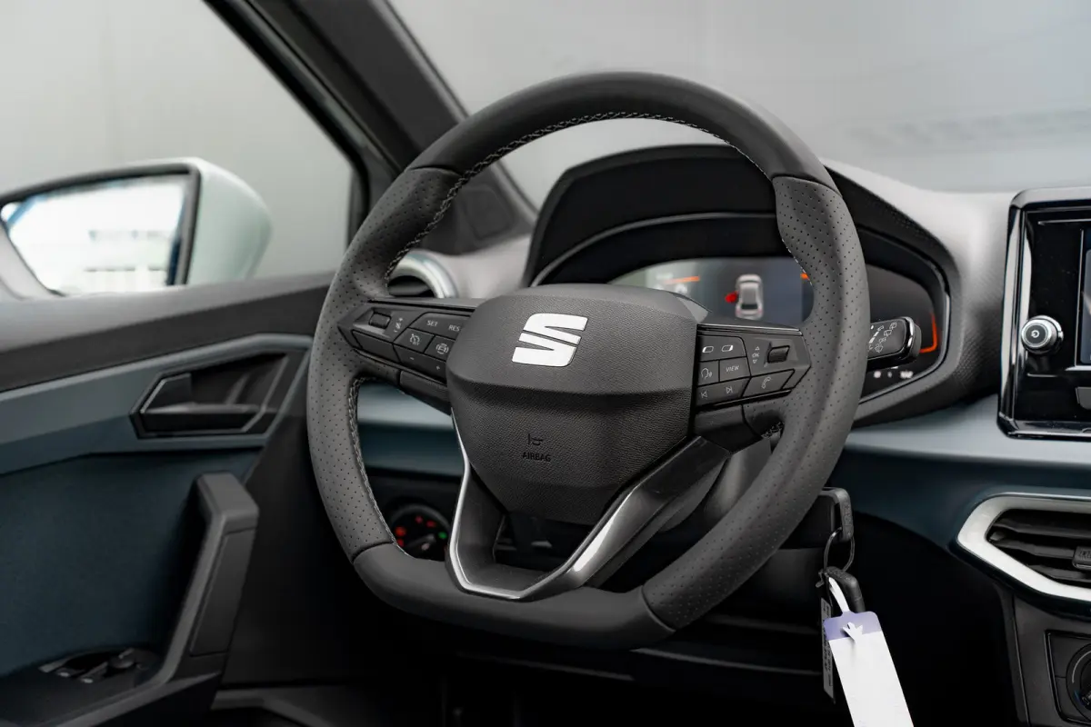 1.0 EcoTSI Style Plus | Airco | Cruise Control | 15" | Carplay | Parkeersensoren Achter
