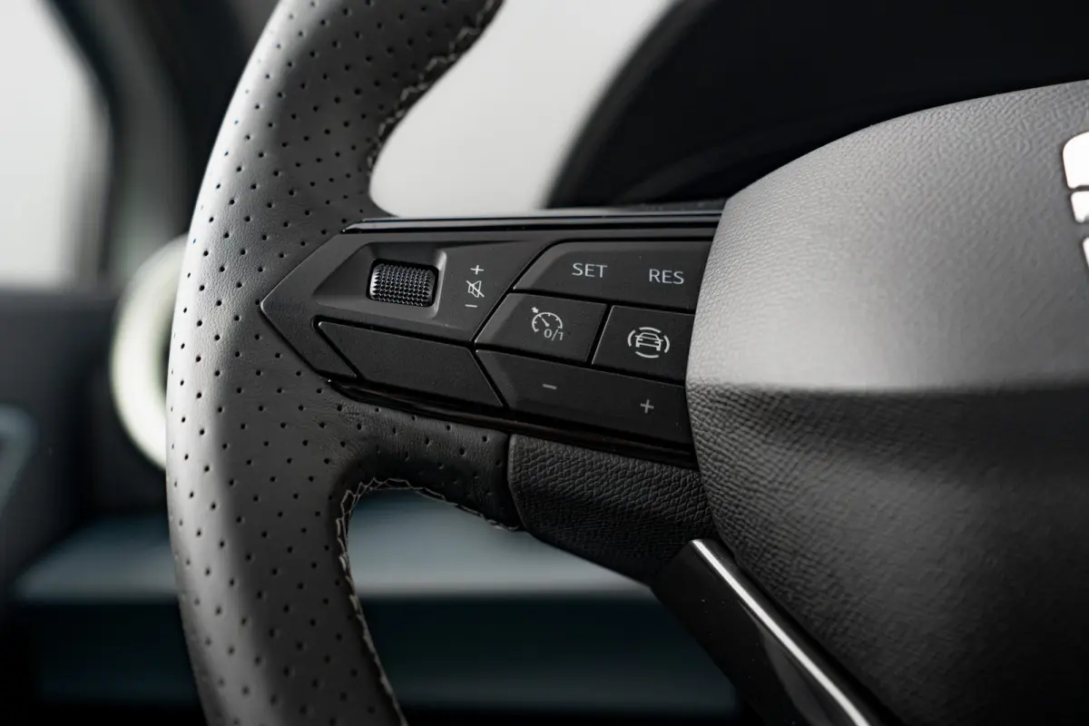 1.0 EcoTSI Style Plus | Airco | Cruise Control | 15" | Carplay | Parkeersensoren Achter